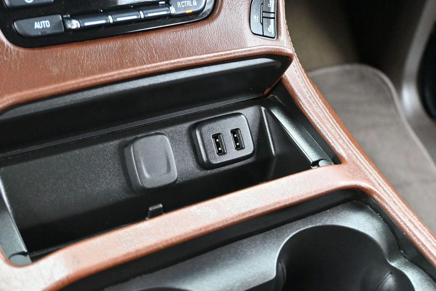 Used 2018 Black Chevrolet Premier image 20