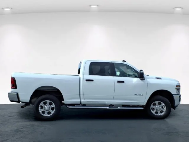 Used 2026 White Ram Big Horn image 7
