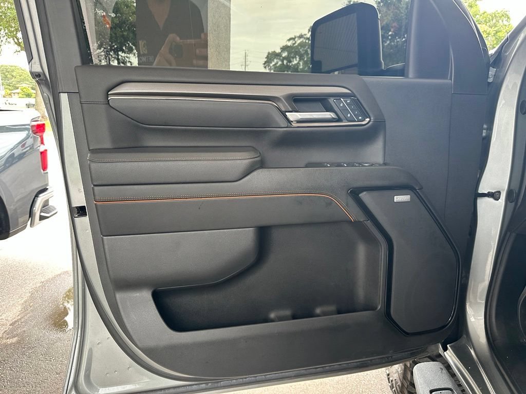 Used 2025 Sterling Metallic GMC AT4 image 11