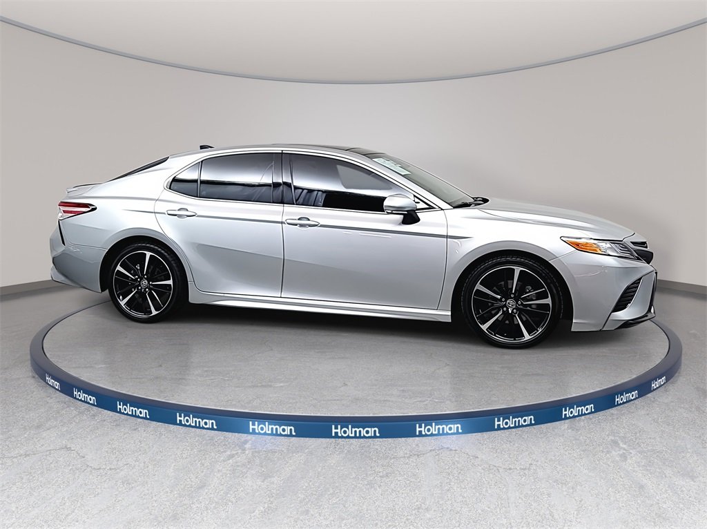 2020 Toyota Camry XSE photo 4