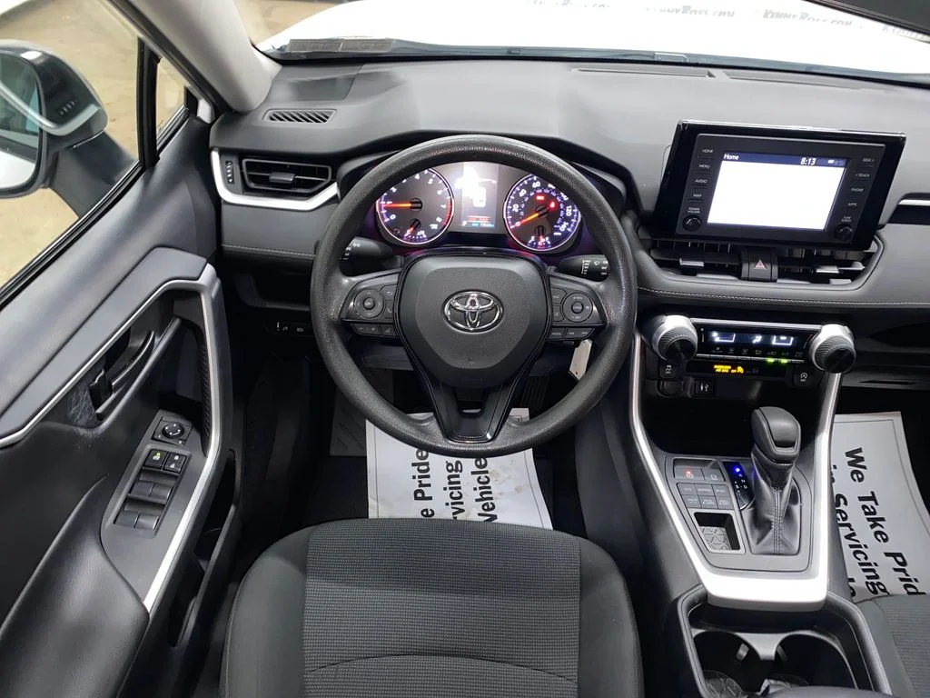 Used 2019 White Toyota LE image 23