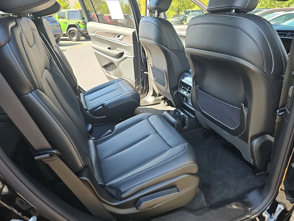 Used 2023 Black Jeep Limited image 11