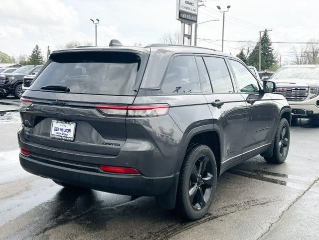 Used 2024 Gray Jeep Limited image 13
