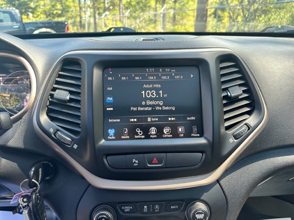 Certified Used 2017 White Jeep Latitude image 20