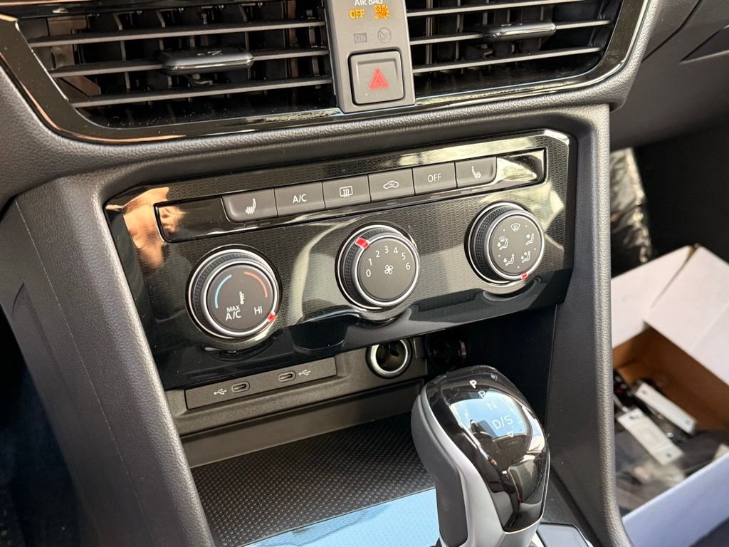 New 2026 Platinum Gray Metallic Volkswagen 1.5T S image 22