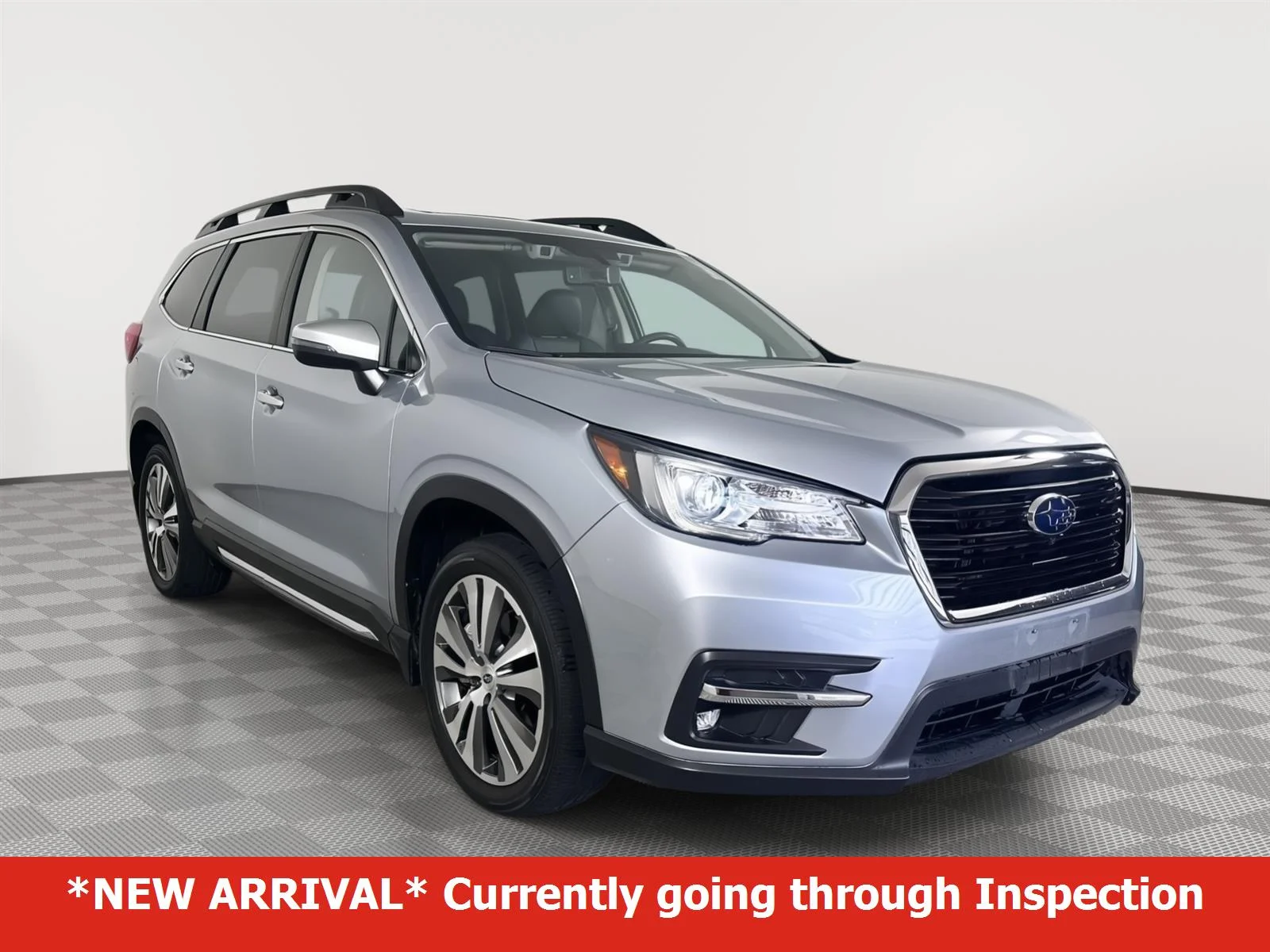 Used 2022 Ice Silver Metallic Subaru Touring image 1