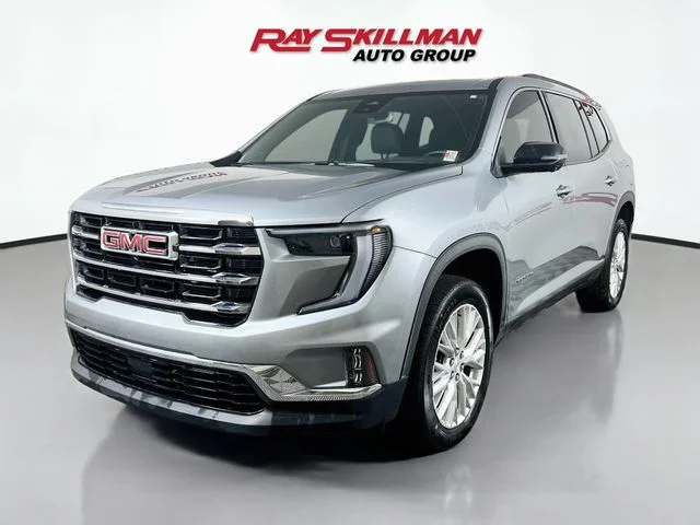 Used 2024 Silver GMC Elevation image 3