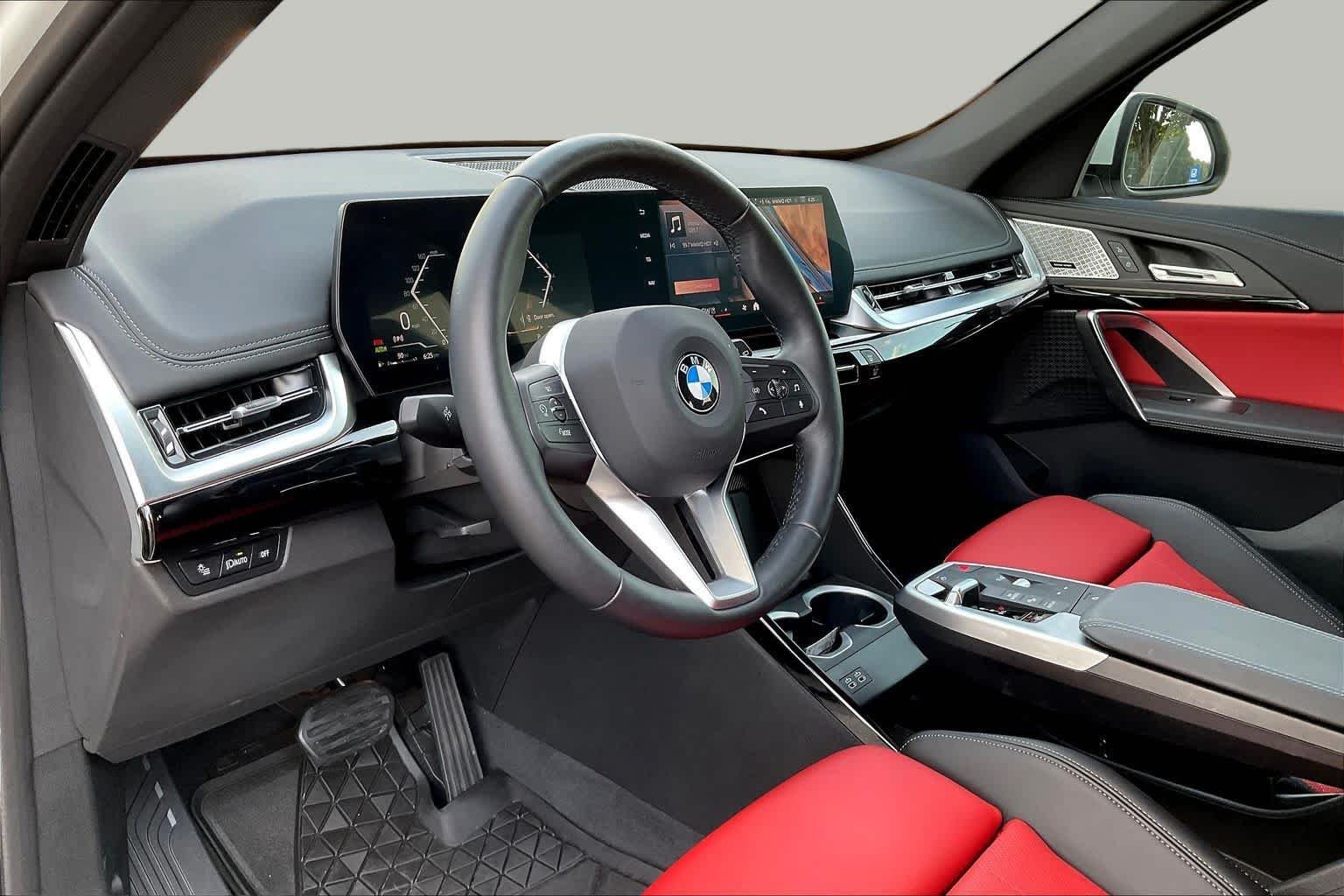 Used 2025 Alpine White BMW xDrive28i image 34