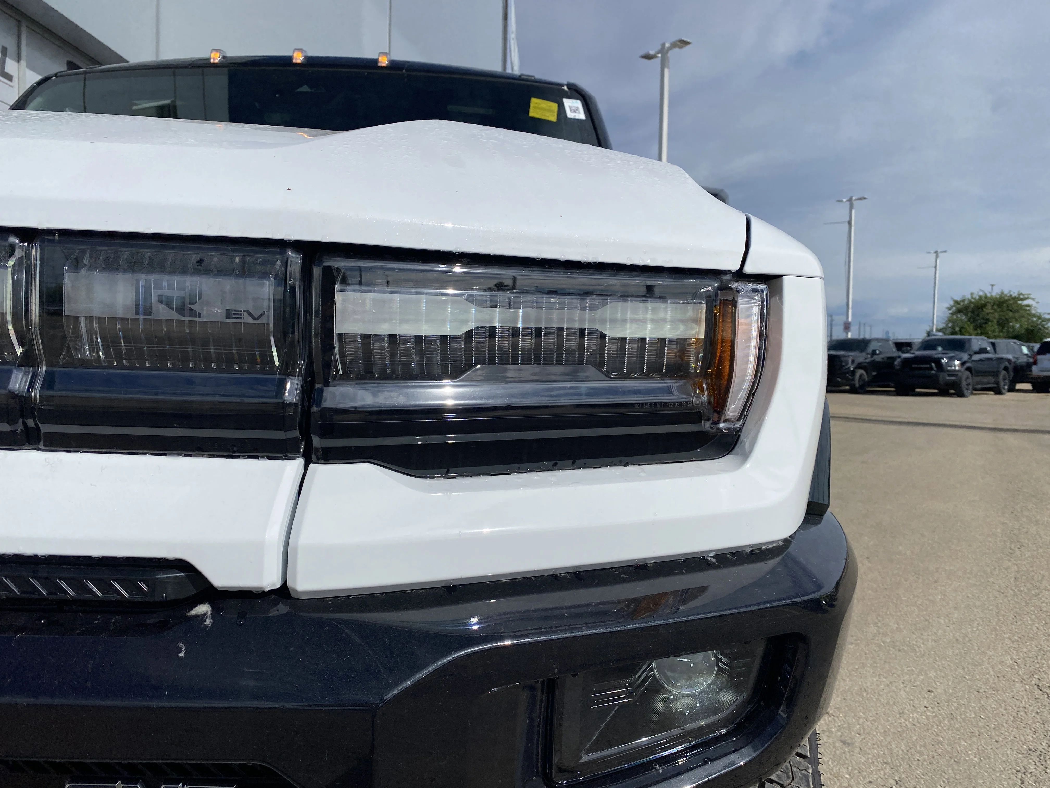 New 2026 INTERSTELLAR WHITE GMC 2X image 10