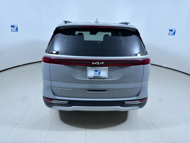 Used 2022 CERAMIC SILVER Kia LX image 7