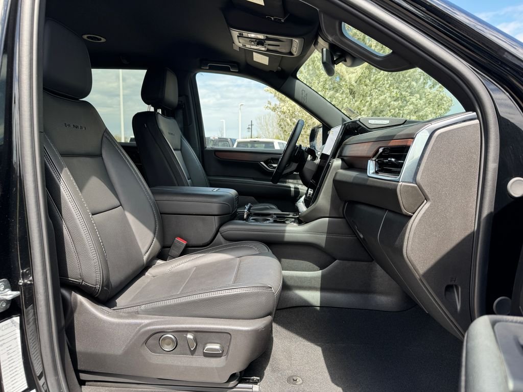 2025 GMC Yukon XL Denali - Photo 9