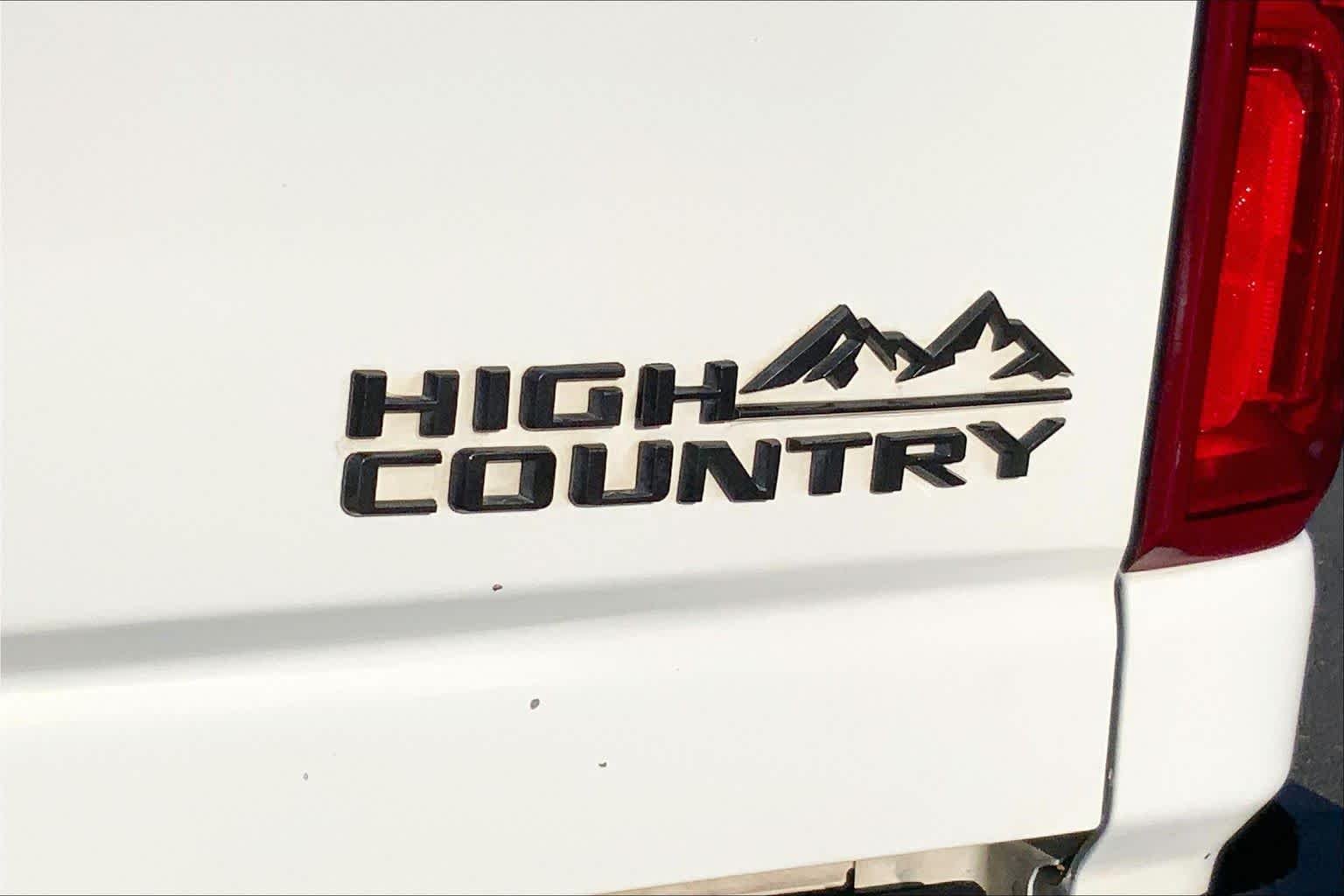 Used 2021 Summit White Chevrolet High Country image 10