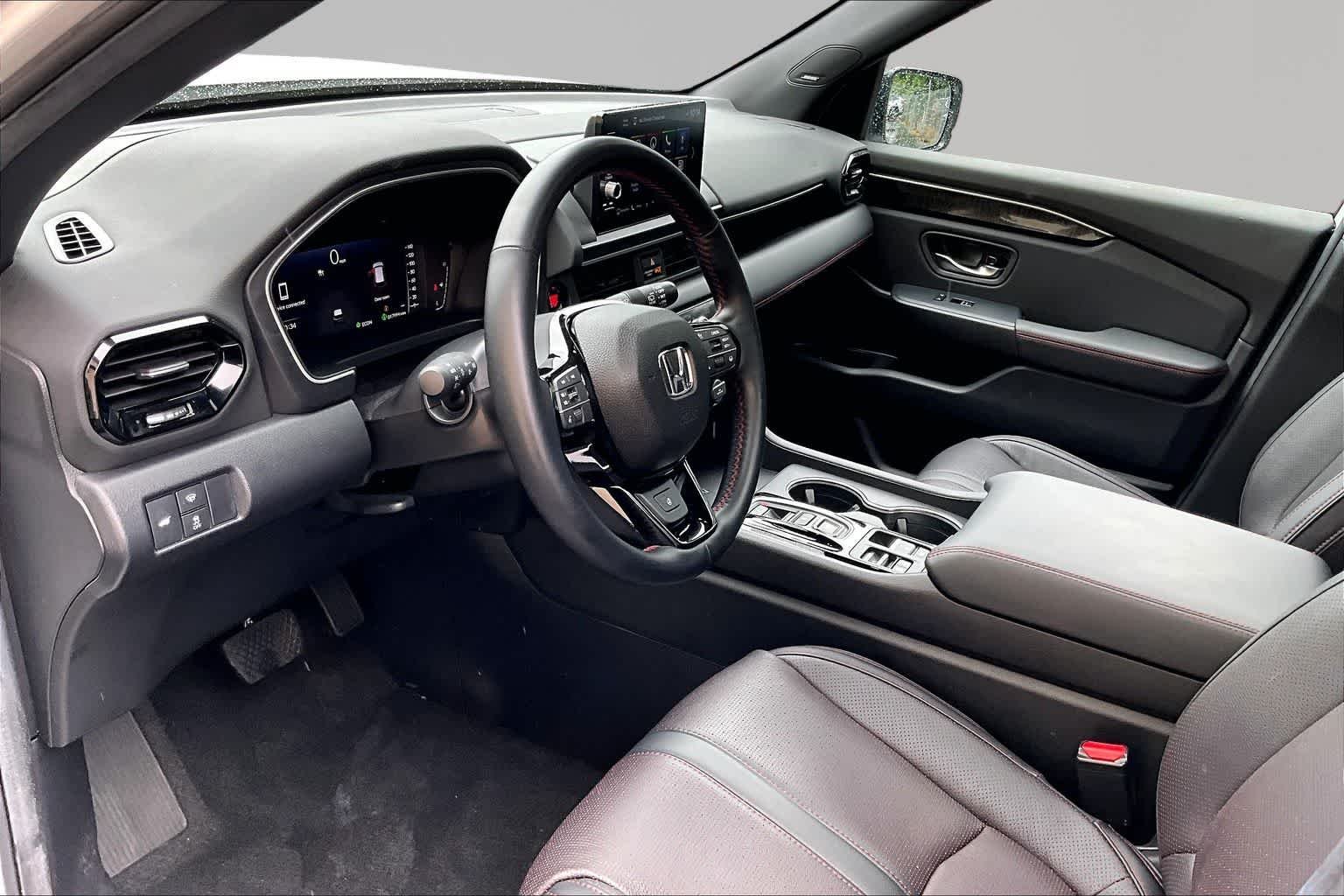 Used 2025 Platinum White Pearl Honda Black Edition image 18