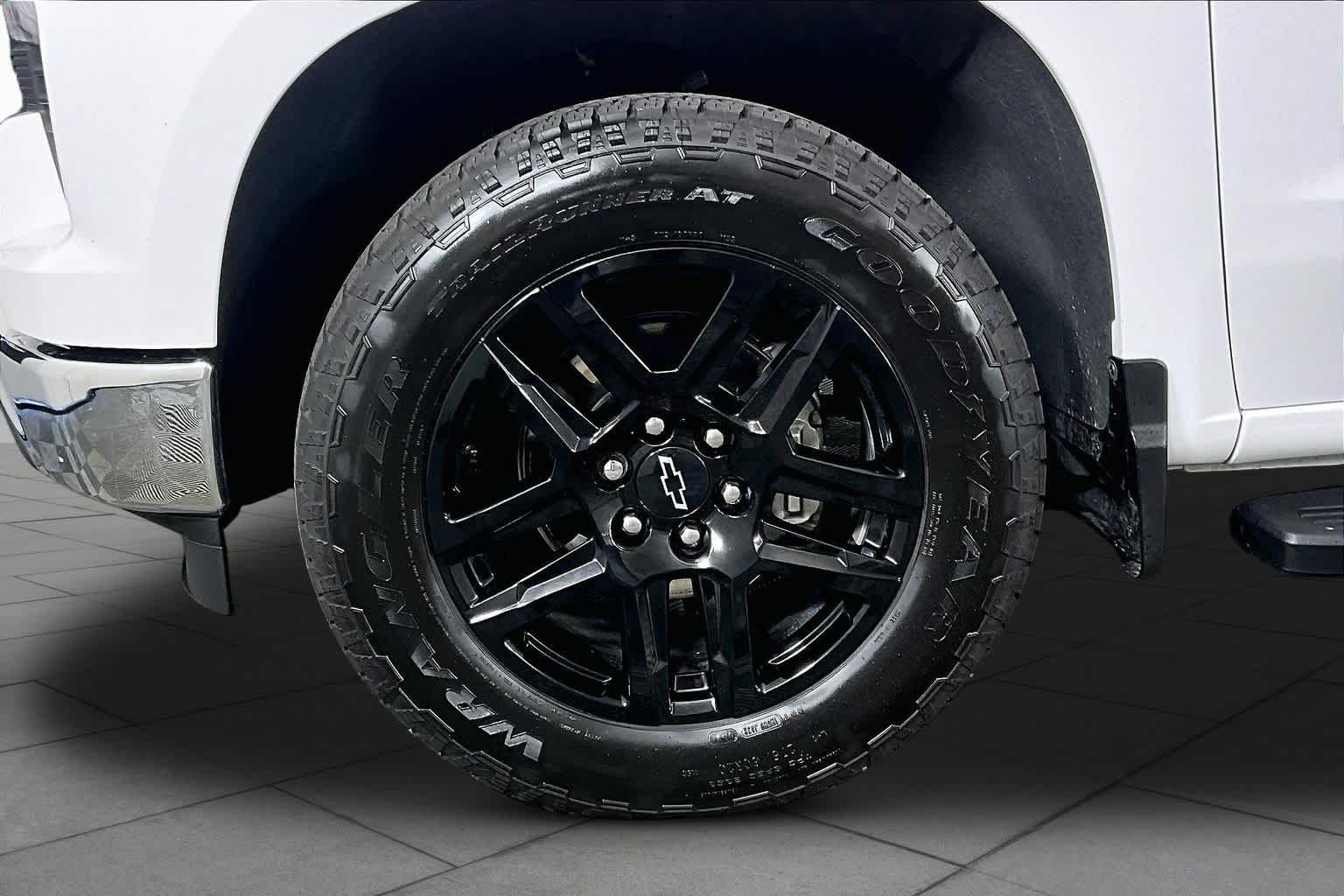2025 Chevrolet Silverado 1500 LT - Photo 11
