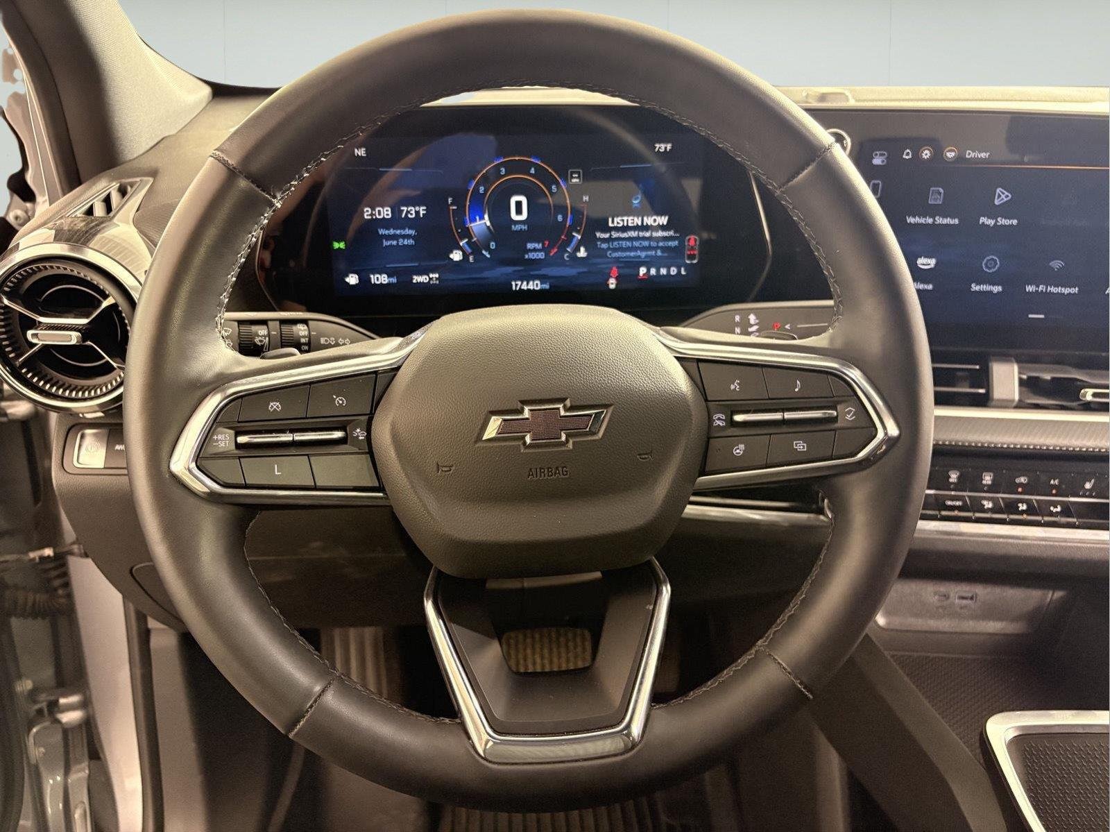 2025 Chevrolet Equinox LT - Photo 28