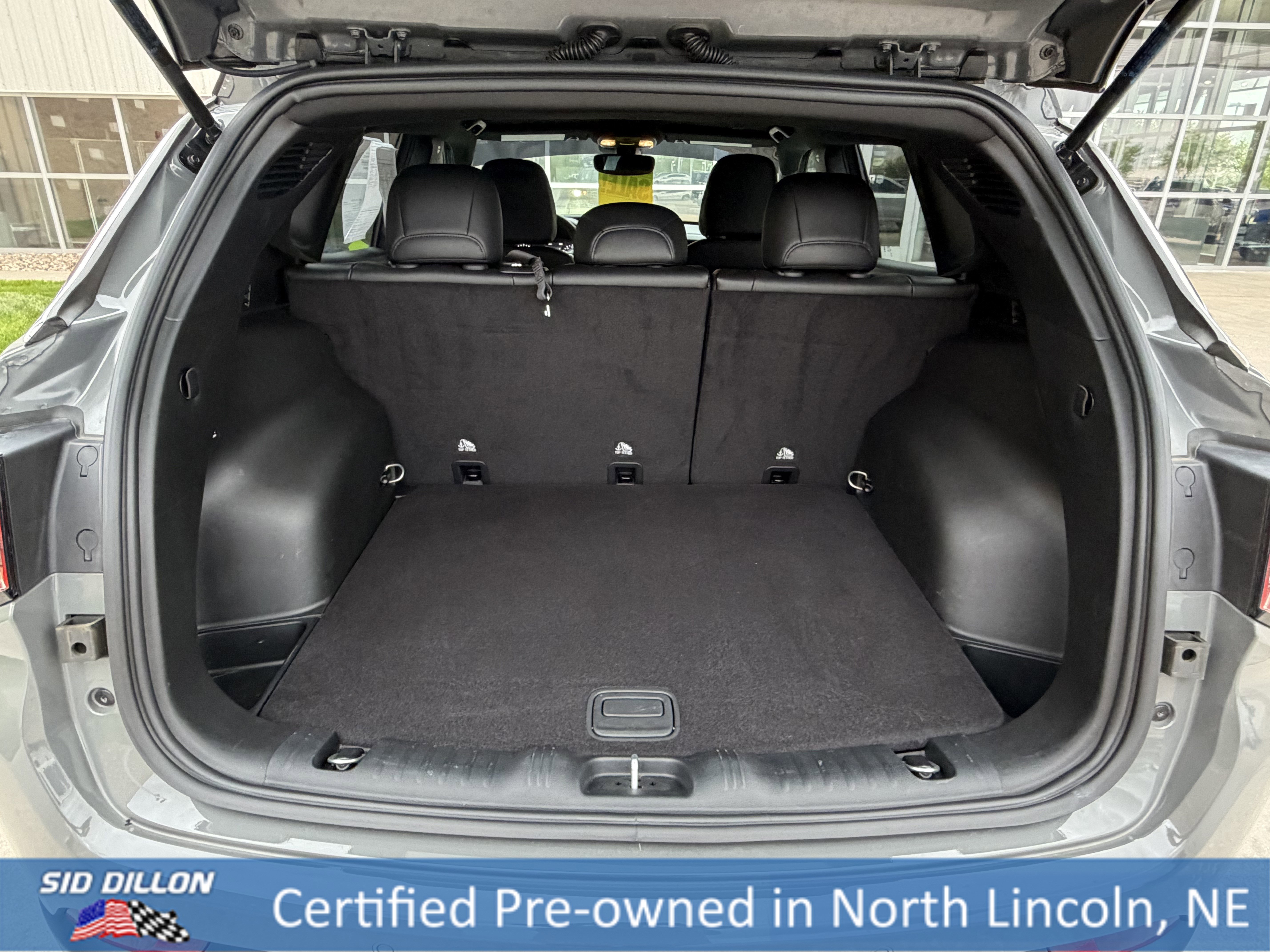 Used 2024 Sting-Gray Clearcoat Jeep Limited image 11