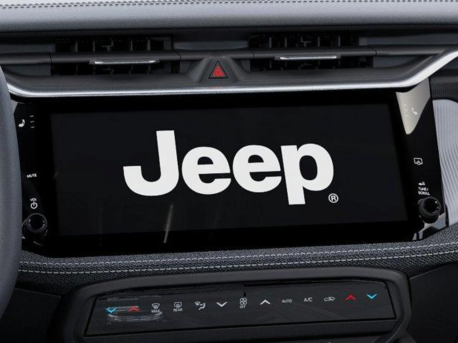 New 2026 Silver Zynith Clear-Coat Exterior Paint Jeep Laredo 4x4 image 18
