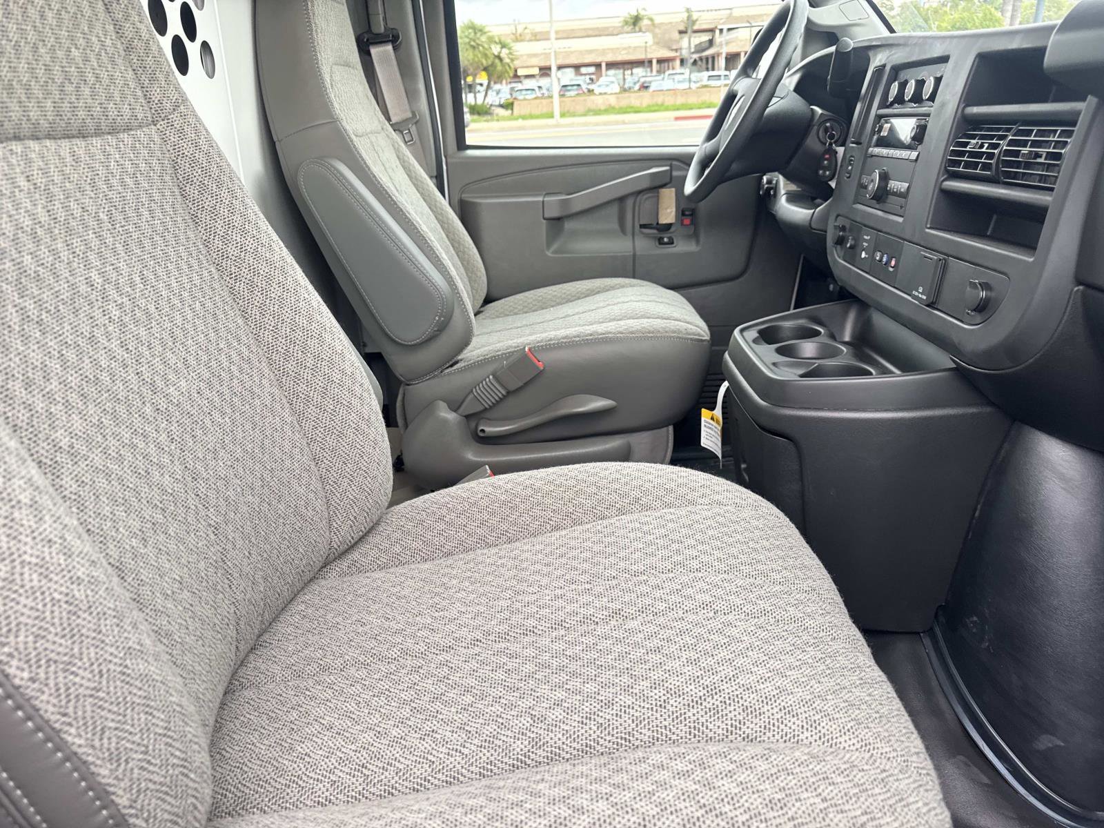 2025 GMC Savana Cargo Work Van - Photo 27