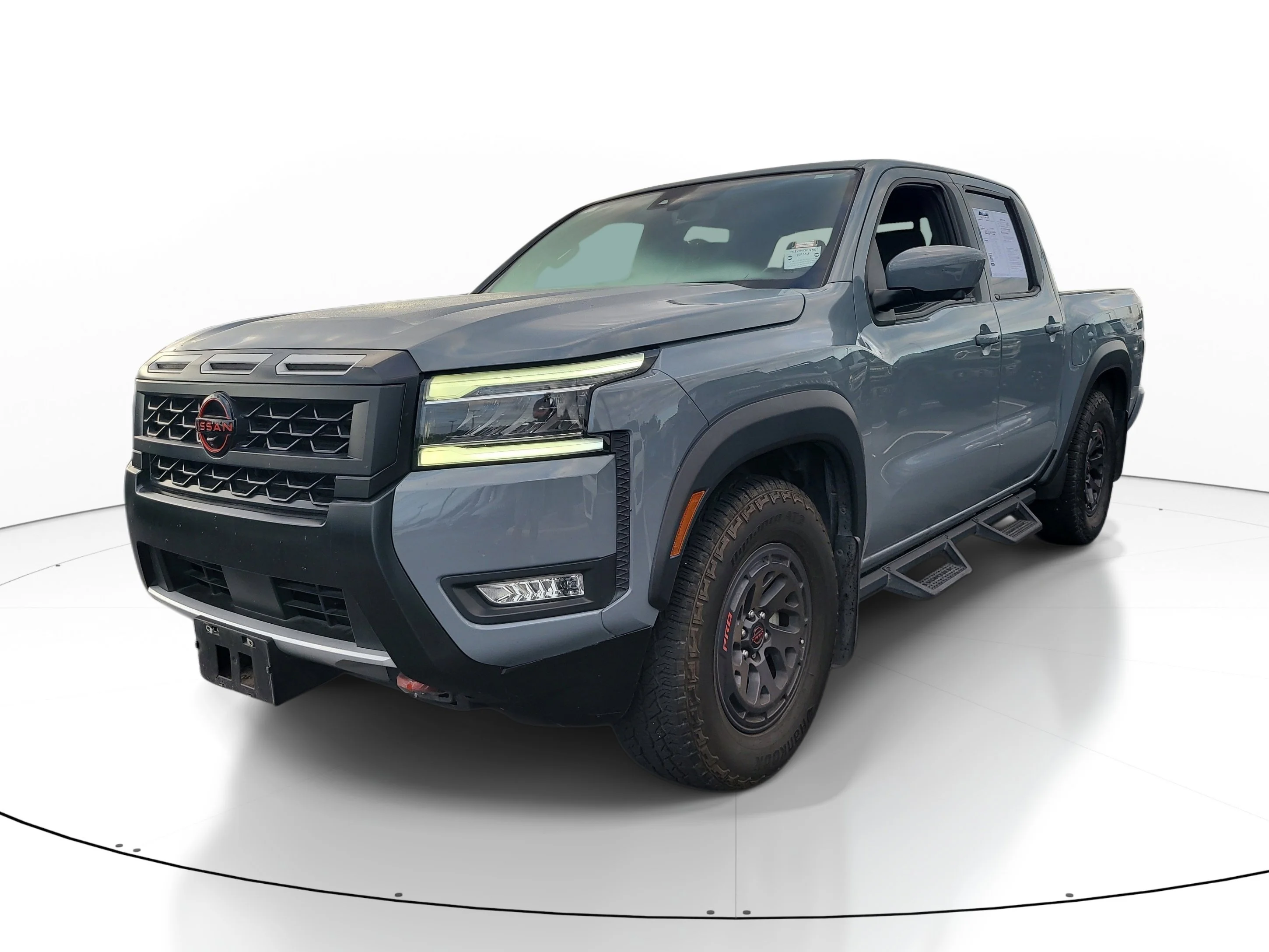 Used 2025 Boulder Gray Pearl Nissan PRO-X image 3