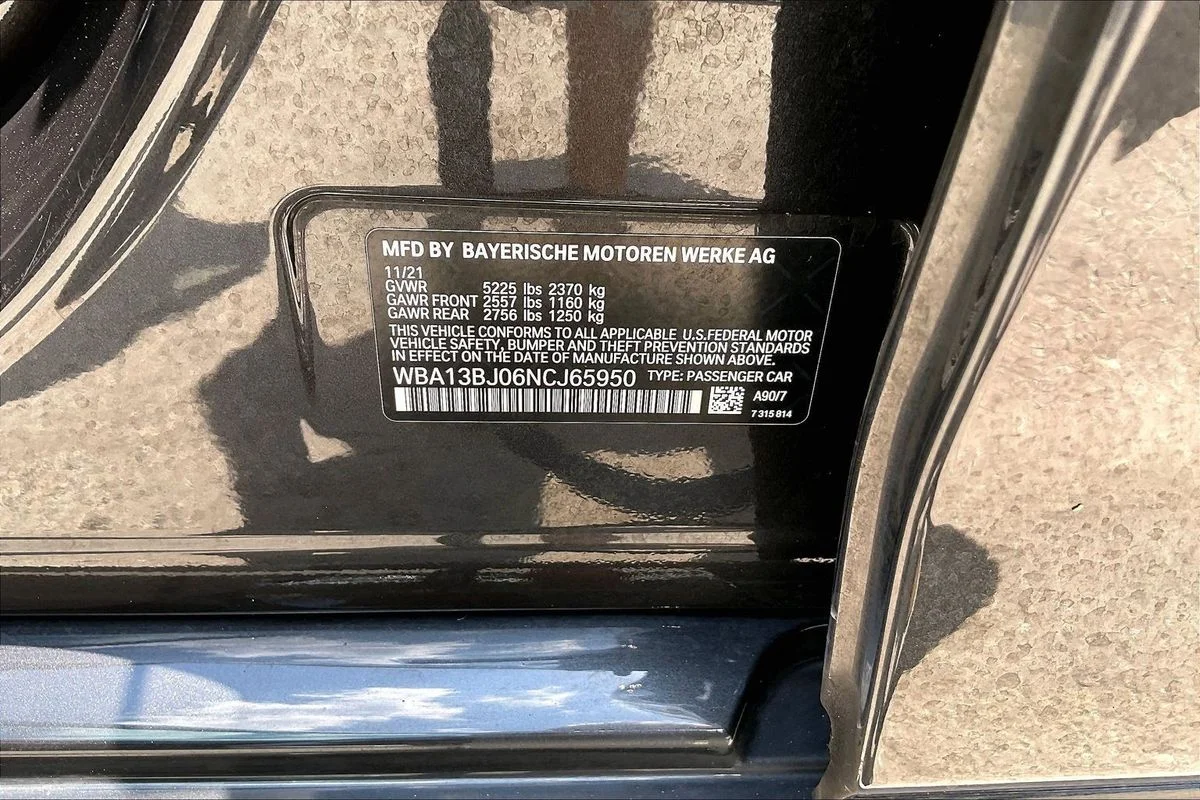 Used 2022  BMW i xDrive image 19