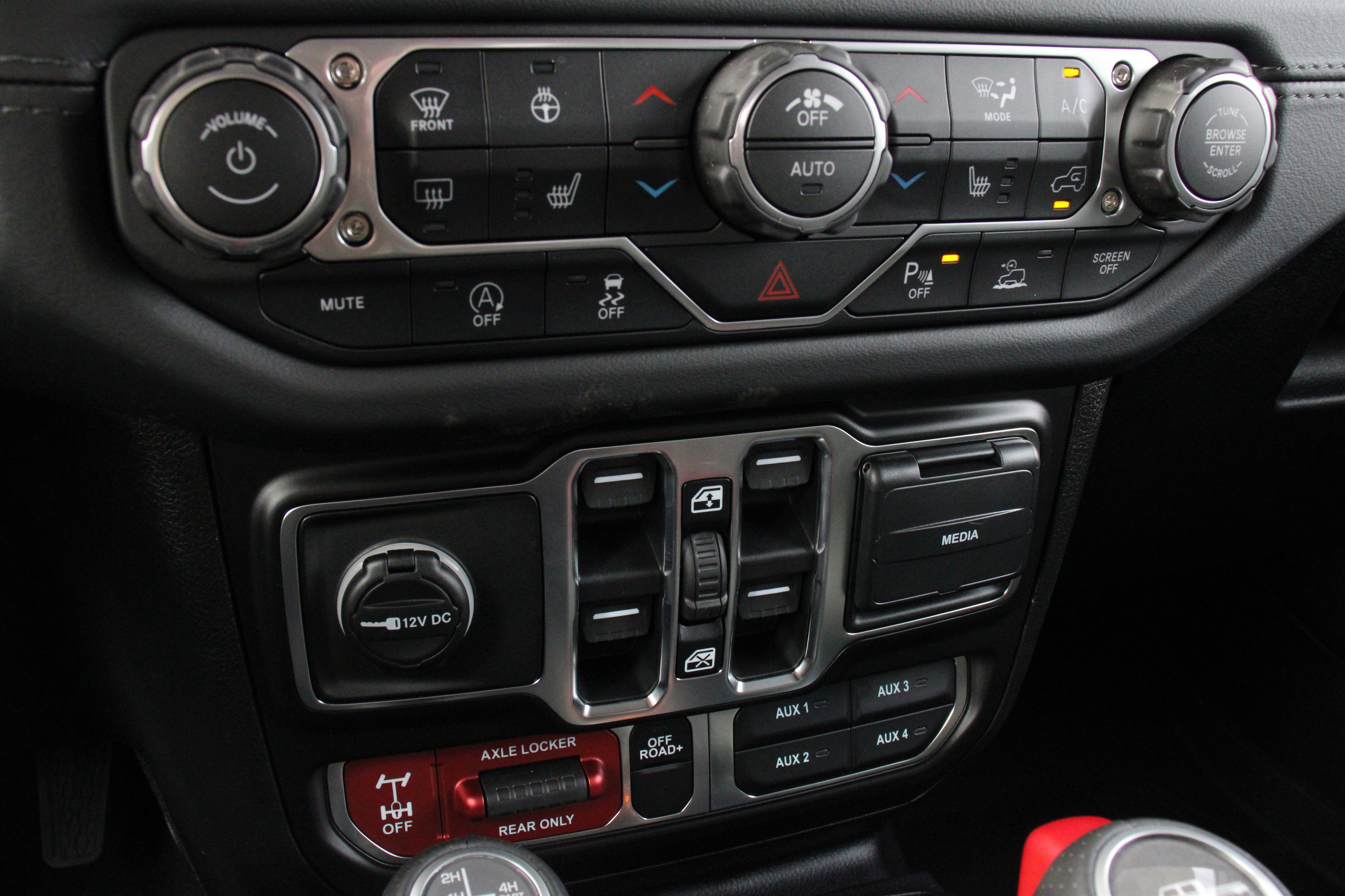 New 2026 Black Clear-Coat Exterior Paint Jeep Mojave X image 20