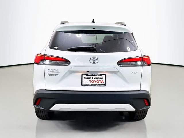 Used 2025 Beige Toyota XLE image 6