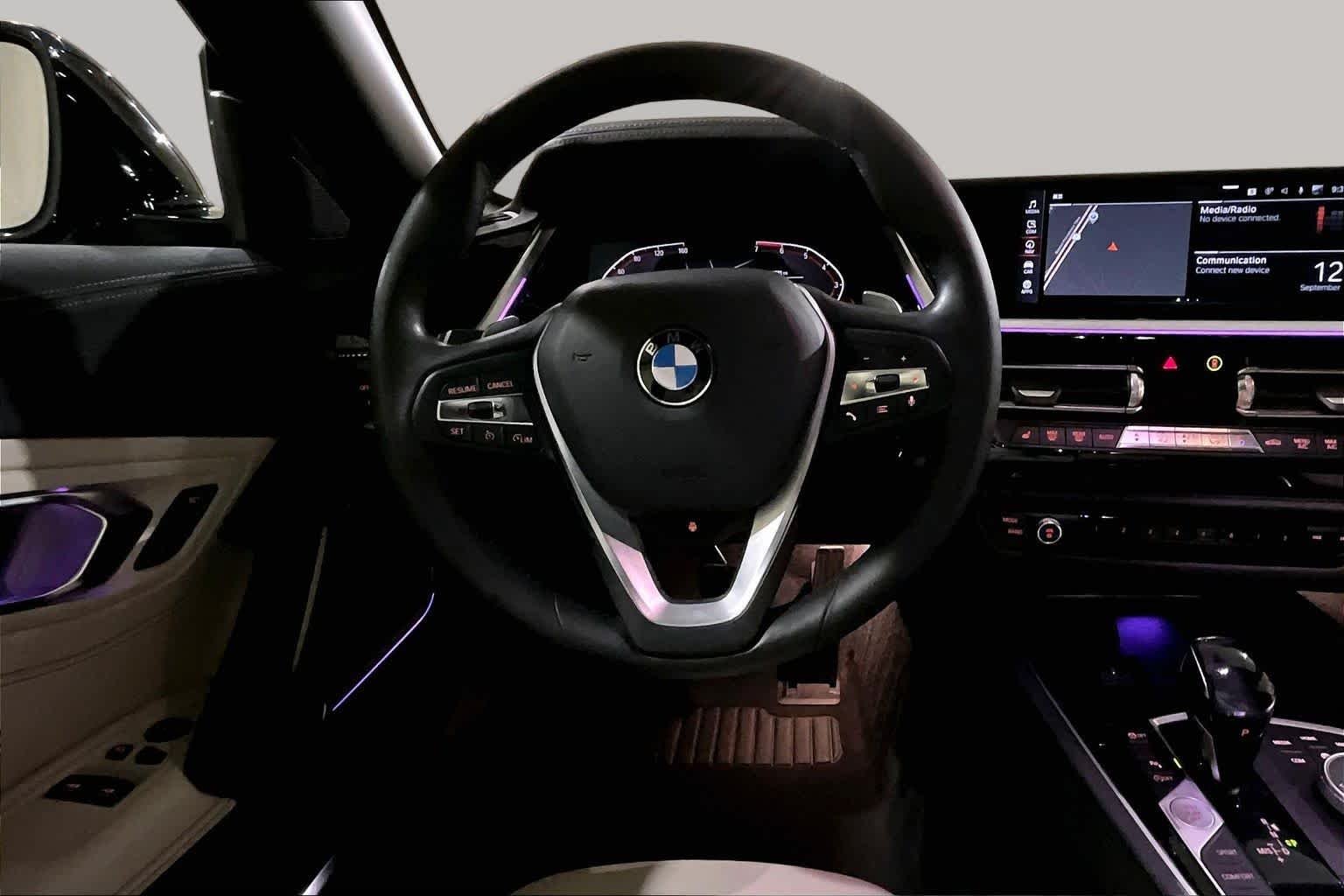 Used 2020 Black Sapphire Metallic BMW sDrive30i image 5