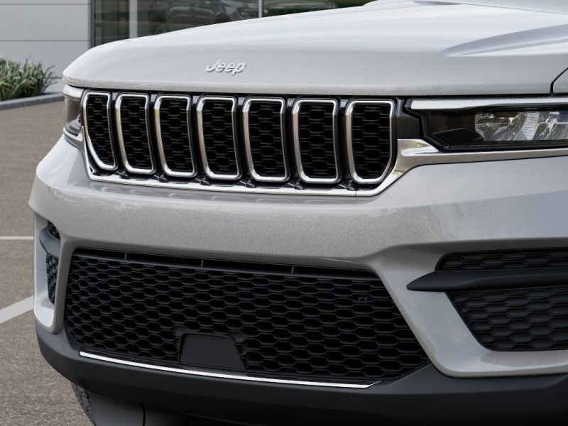 New 2025 Silver Zynith Exterior Paint Jeep Laredo image 42
