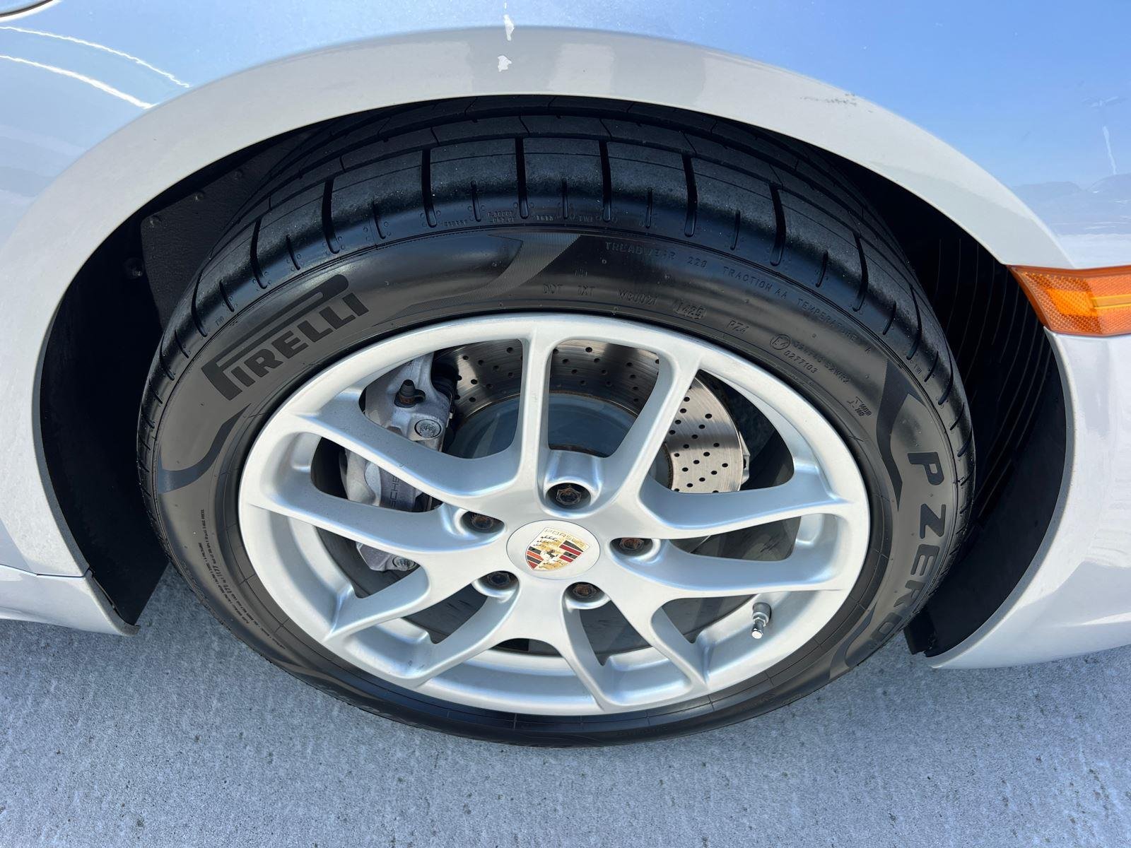 Used 2018 Rhodium Silver Metallic Porsche 718 Cayman image 12