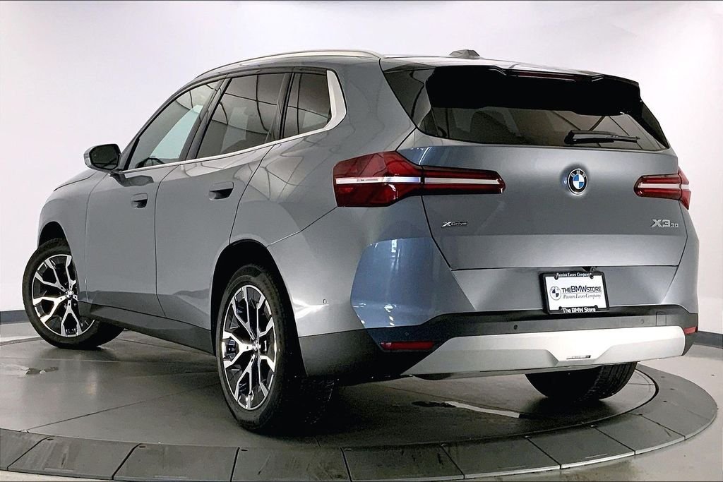 Used 2025 Skyscraper Grey Metallic BMW  image 10