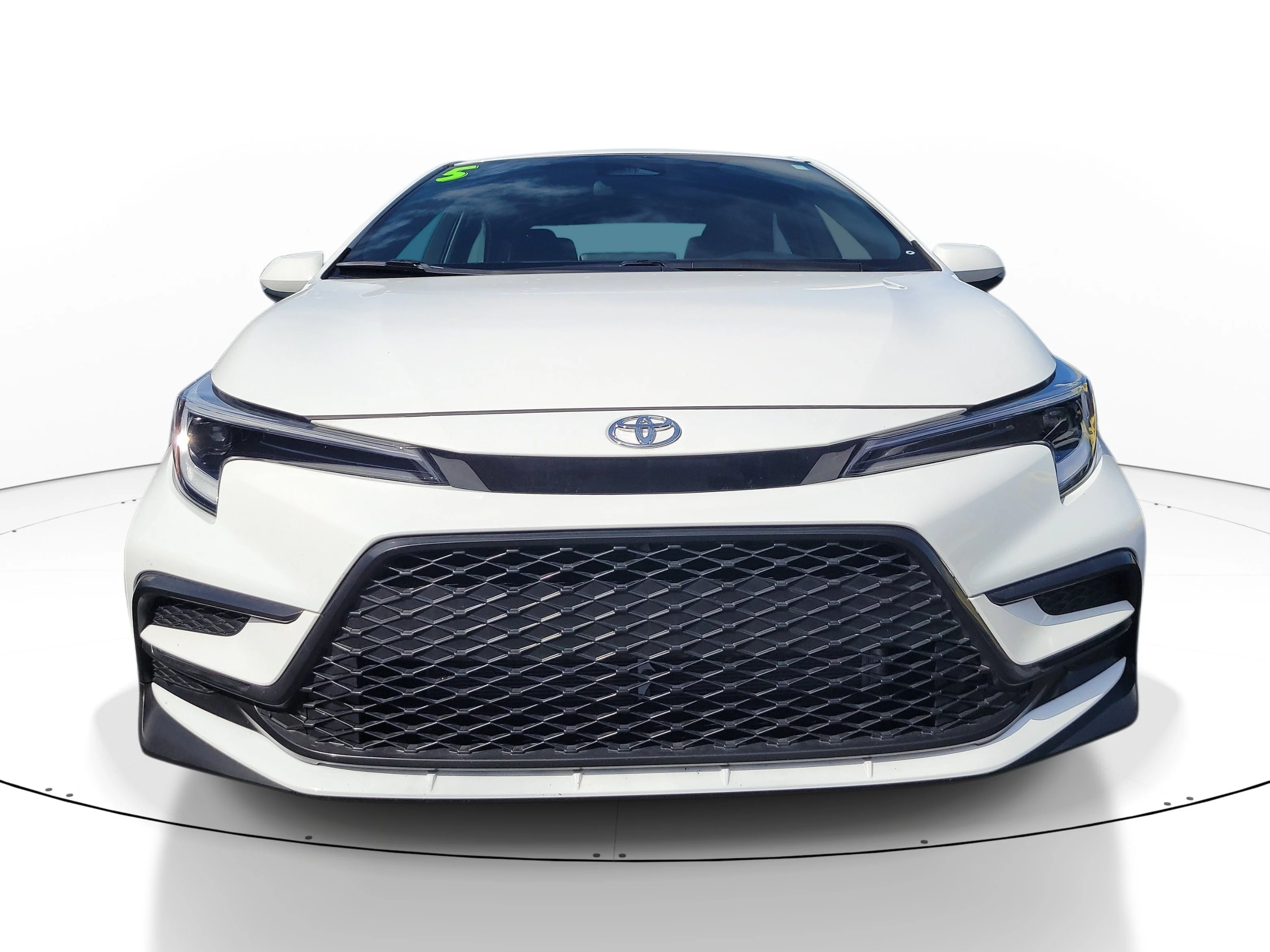 Used 2025 Ice Toyota SE image 2