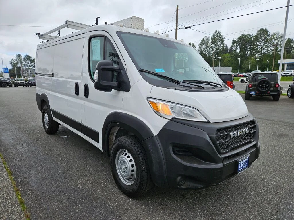 Used 2025 White Ram Base image 7