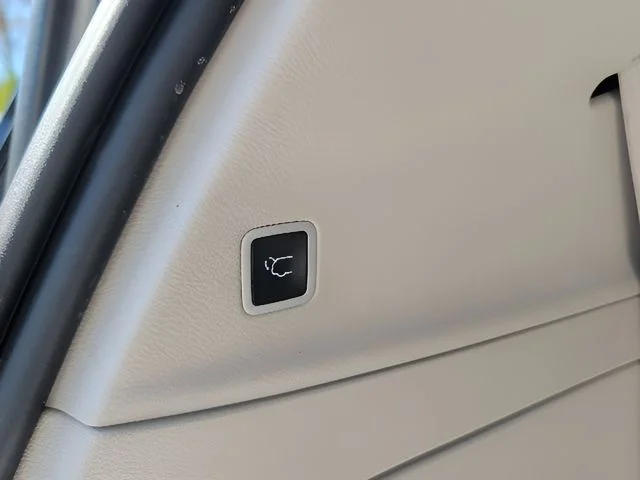 Used 2022 White Chrysler LX image 37