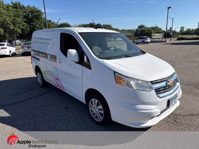 Used 2015 White Chevrolet 1LT image 1