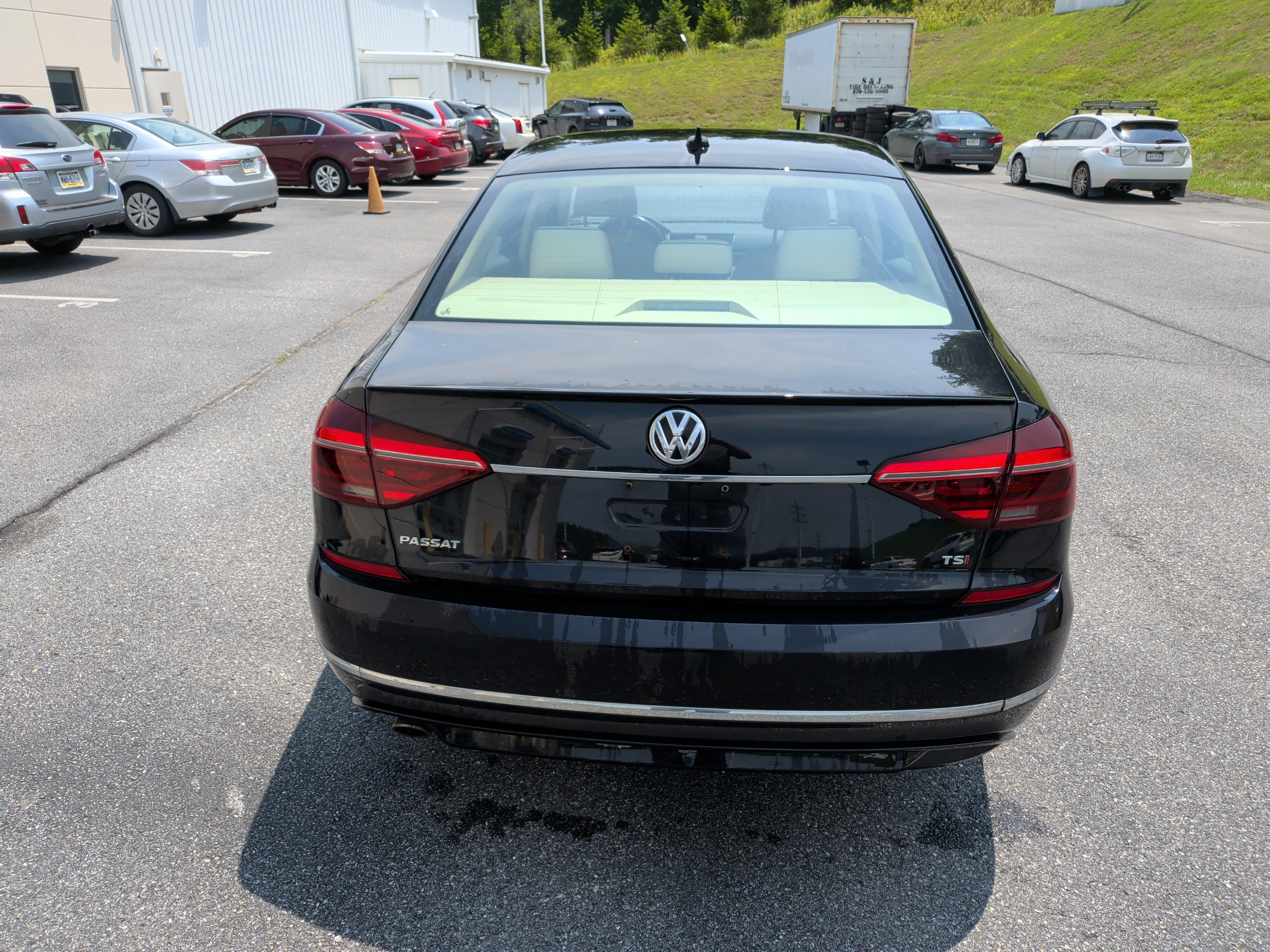 Used 2017 Deep Black Pearl Volkswagen R-Line w/Comfort Pkg image 4