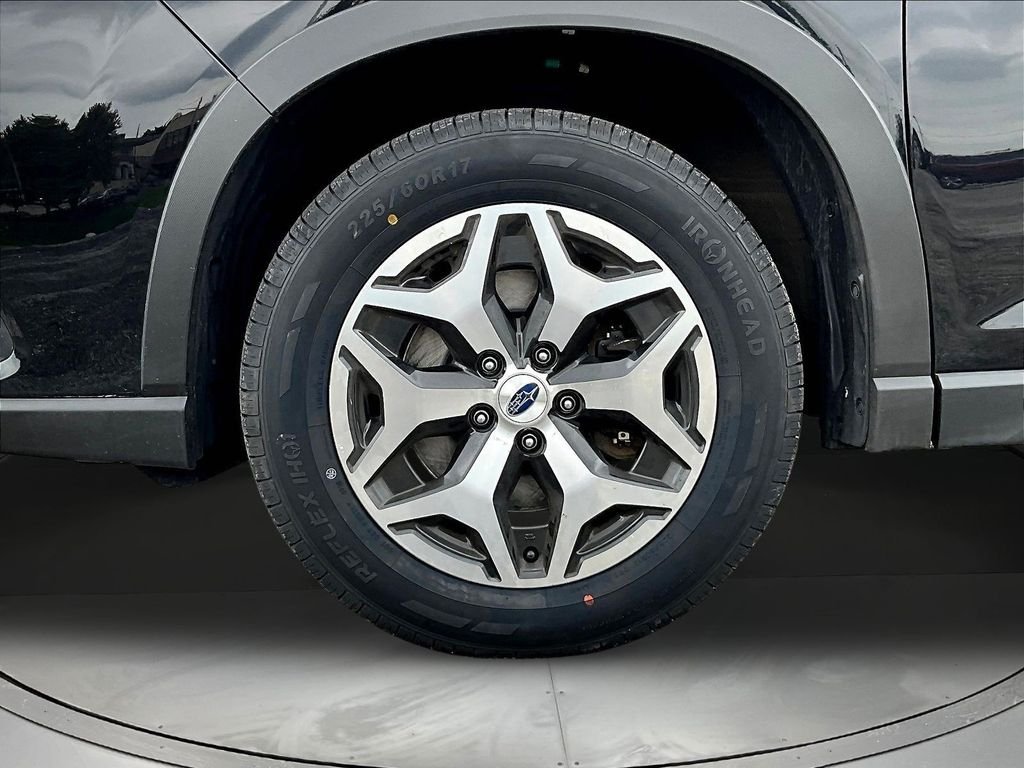 Used 2022 Black Subaru Premium image 37