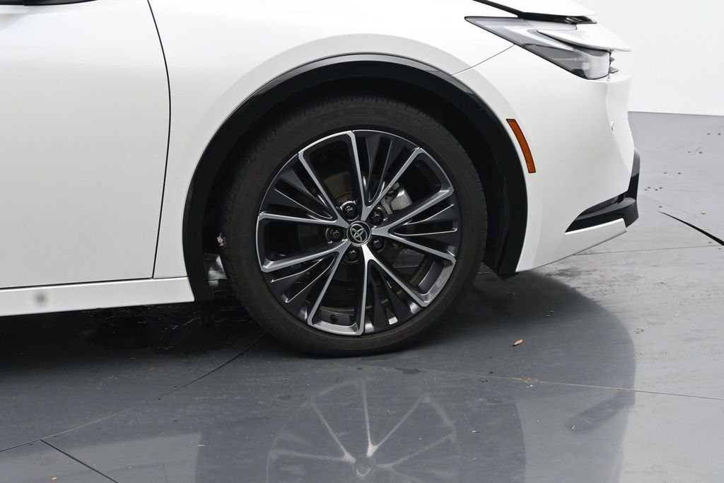Used 2024 Beige Toyota XLE image 11