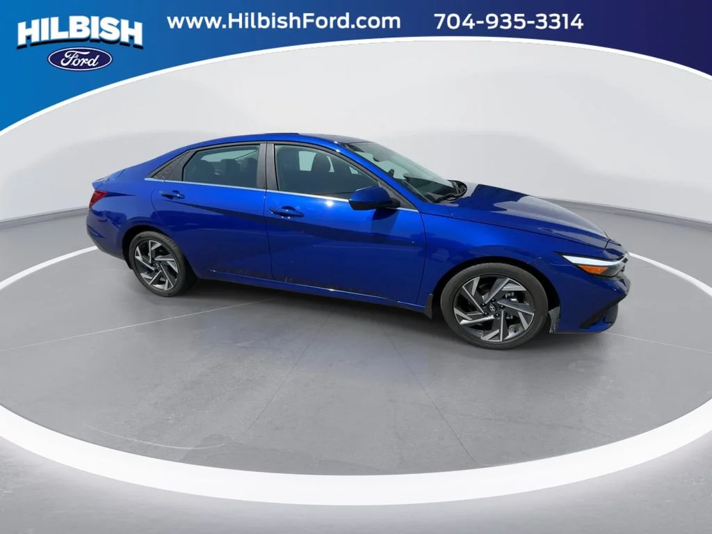 Used 2025 Blue Hyundai SEL Convenience image 9