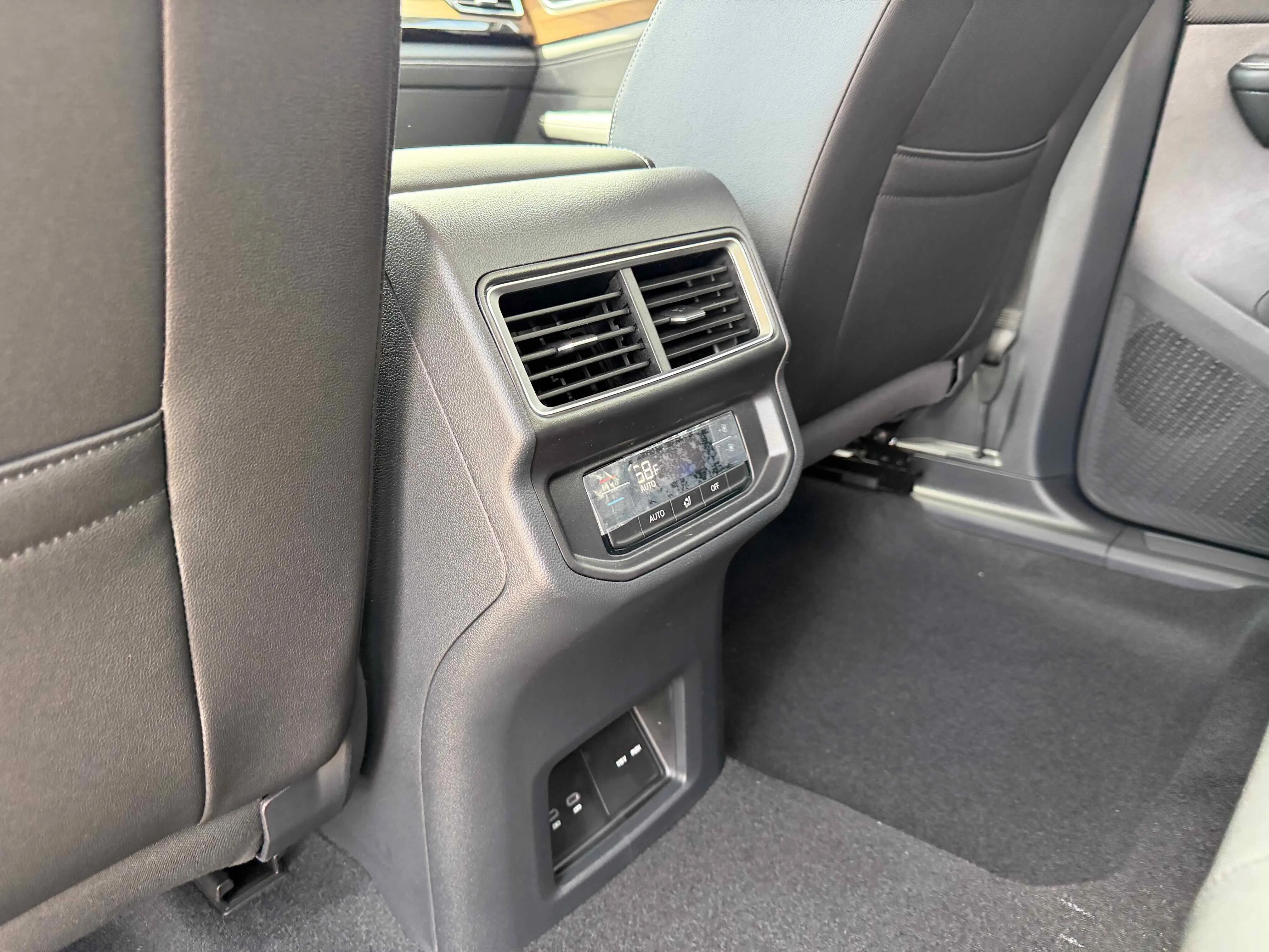 New 2026 Green Volkswagen 2.0T SE w/Technology image 28