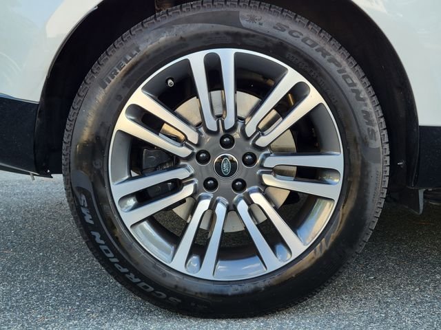 Certified Used 2025 White Land Rover Autobiography image 22