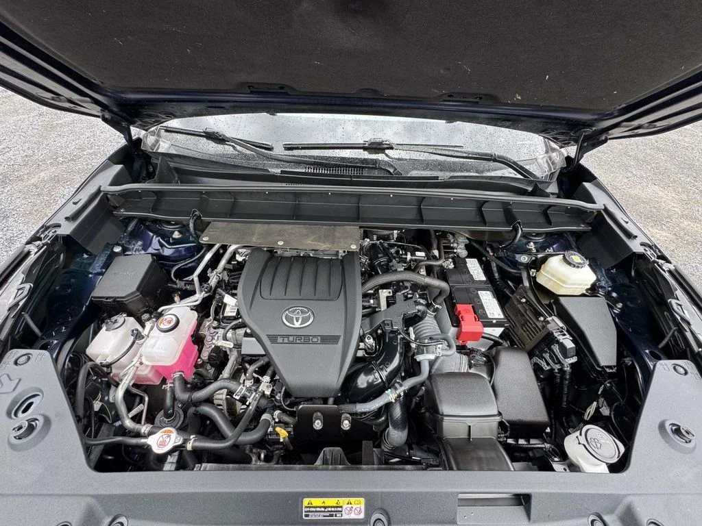 Used 2023  Toyota XLE image 13
