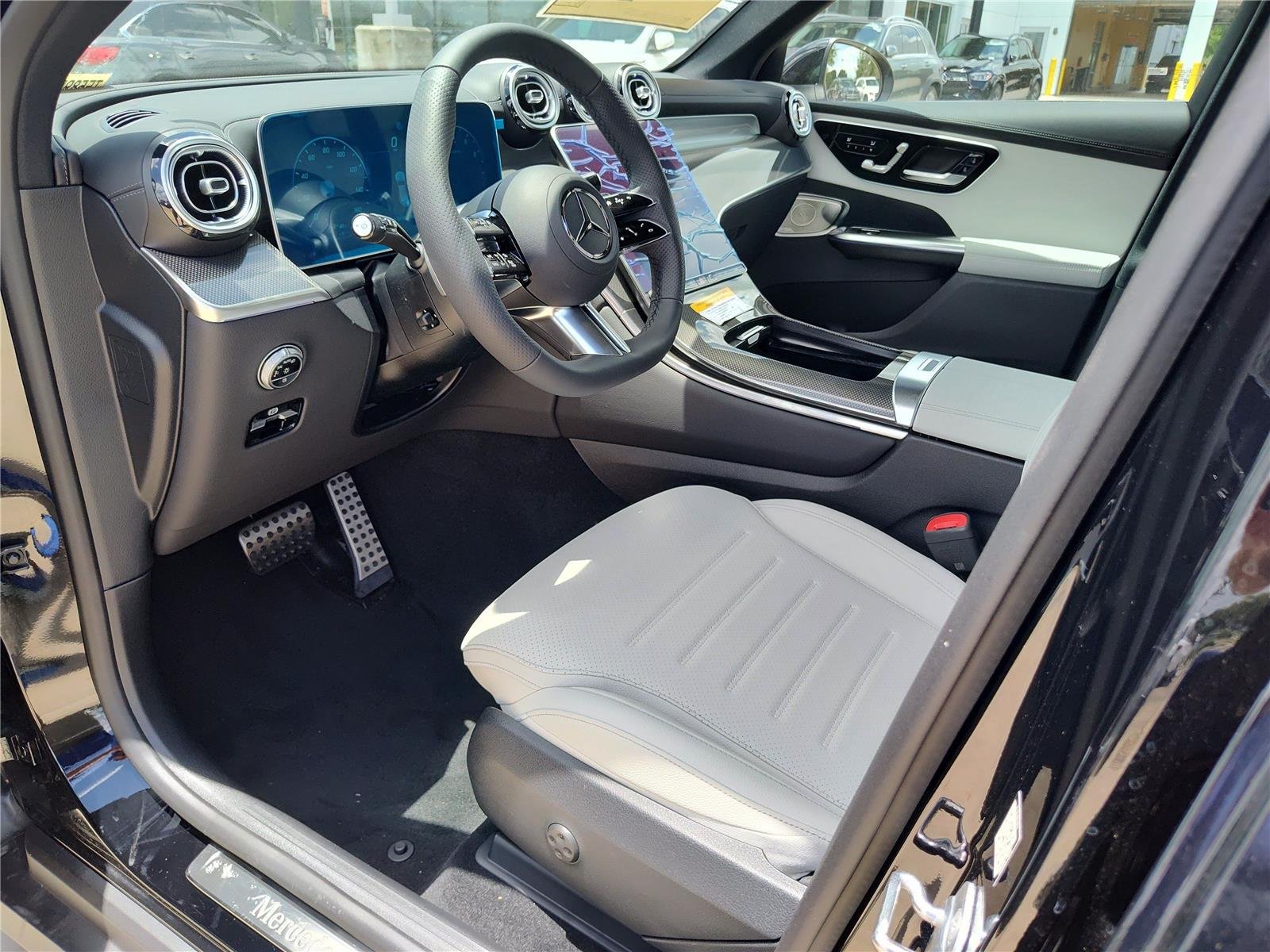 New 2026 Black Mercedes-Benz GLC 300 image 2