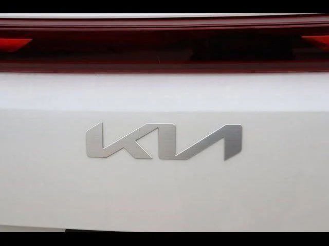 2026 Kia Carnival EX - Photo 9