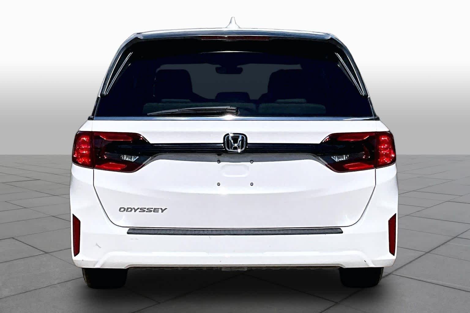 Certified Used 2025 Platinum White Pearl Honda EX-L image 5
