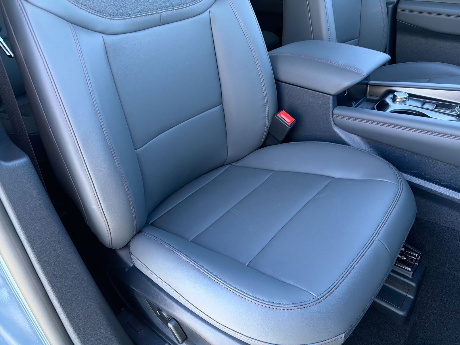 New 2026 Vapor Blue Metallic Ford Active image 24