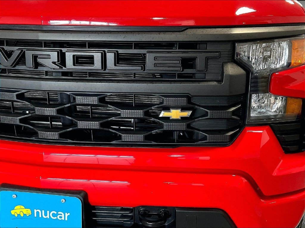 Used 2023 Red Chevrolet Custom image 32