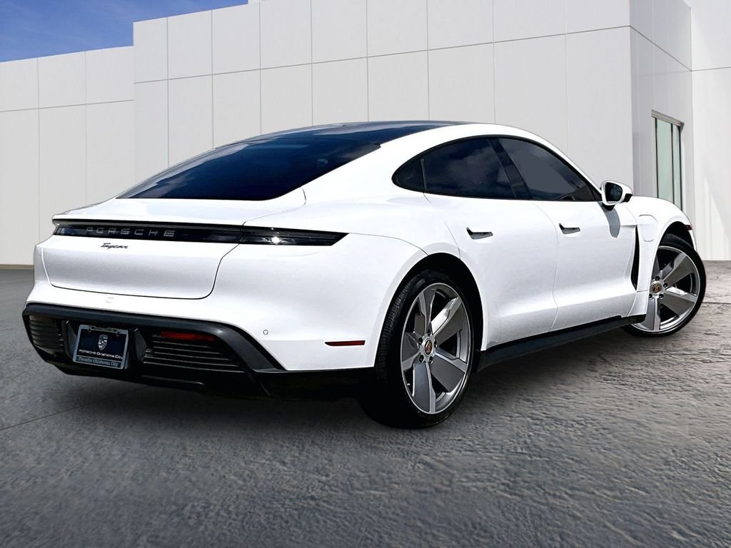 Used 2024 White Porsche  image 7