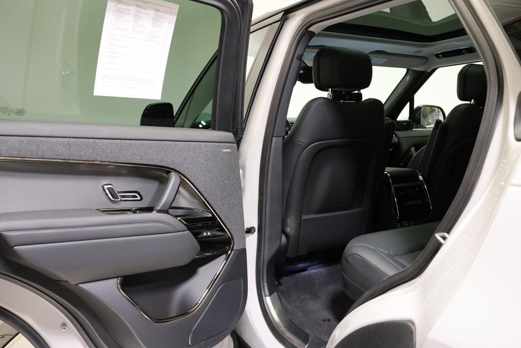Used 2024 Borasco Gray Metallic Land Rover SE image 33