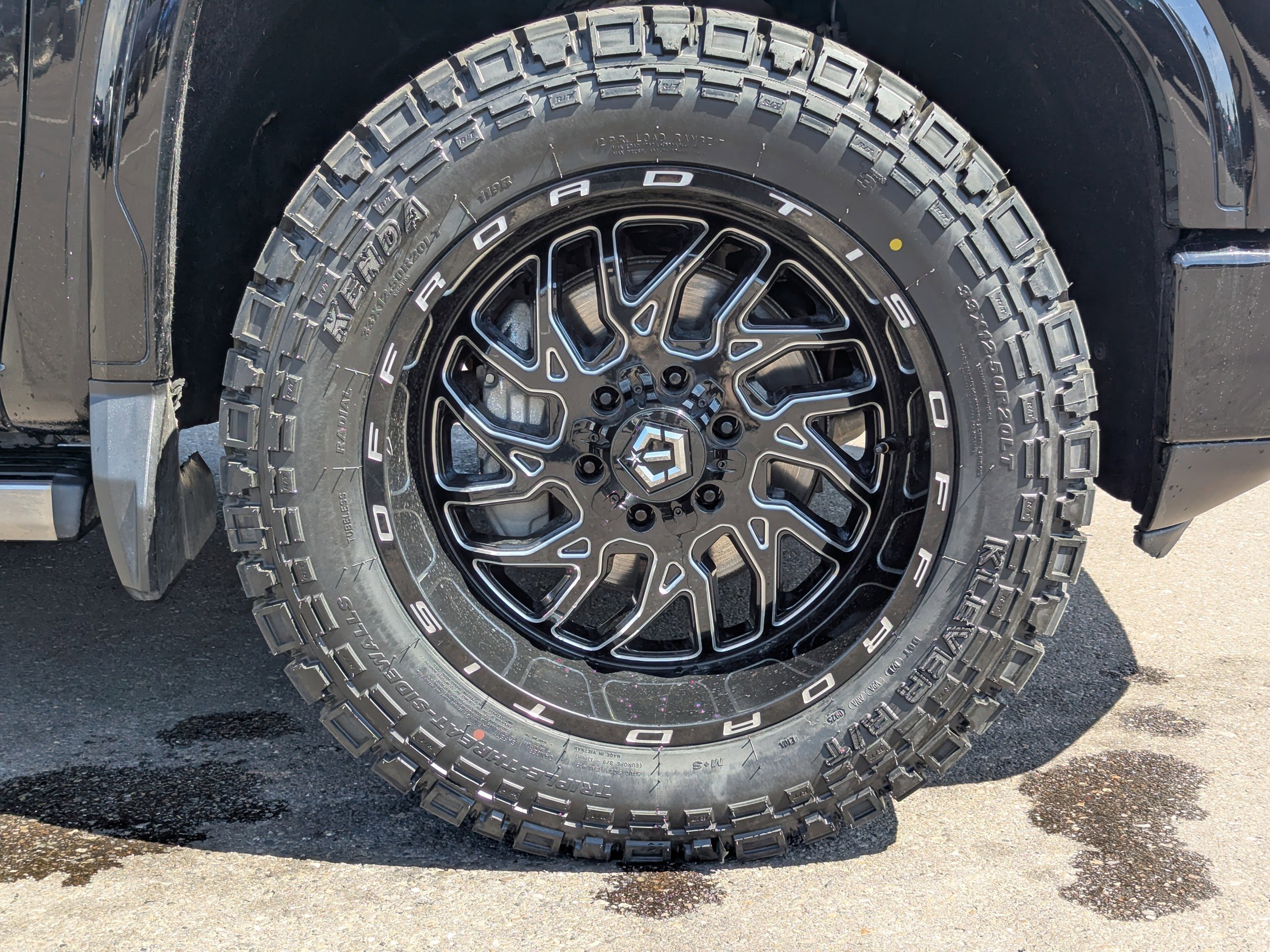 Used 2021 Black GMC Denali image 53