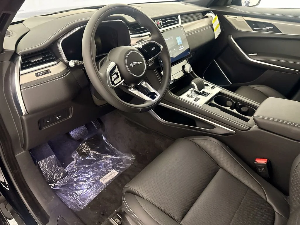 2026 Jaguar F-Pace R-Dynamic S - Photo 9